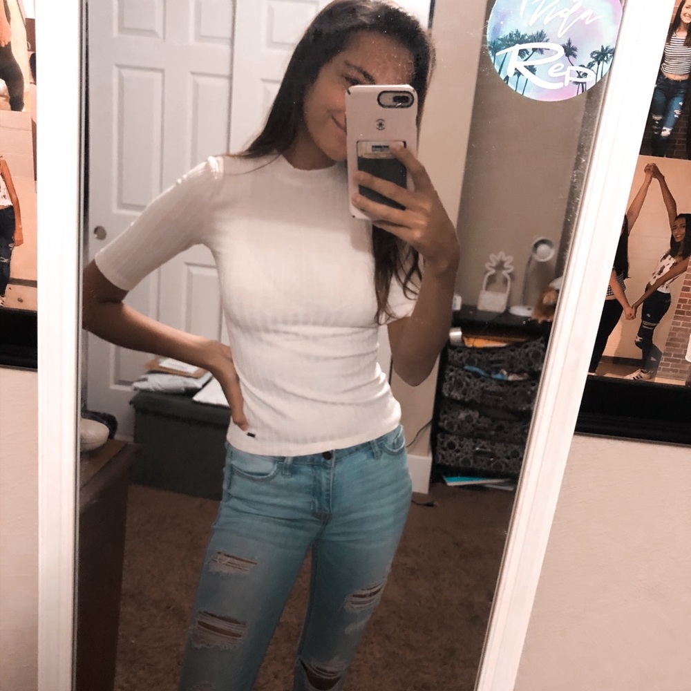 Hollister White Top